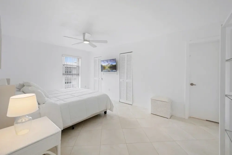 3 Bedrooms Standard Family room