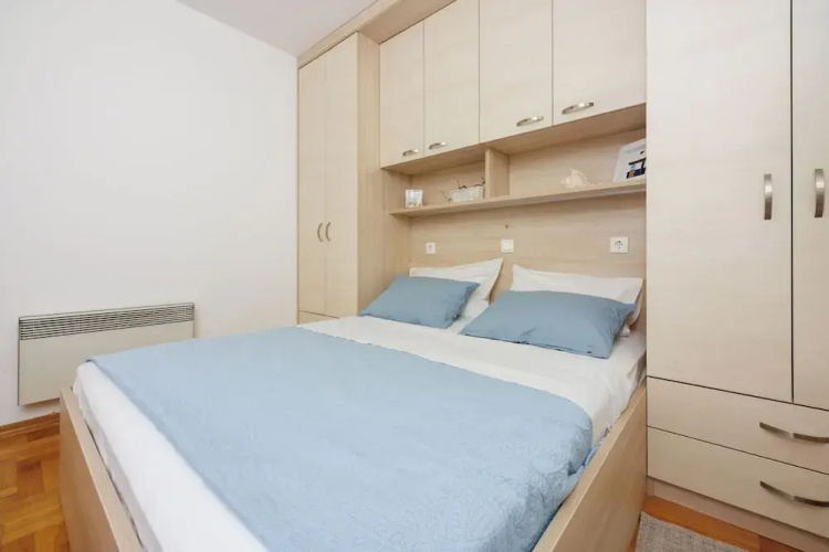 Apartments Petak Novi