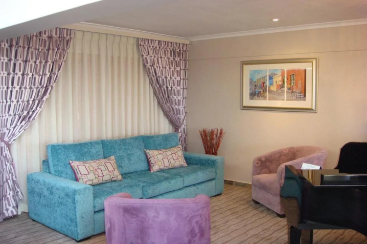 Signal Hill Lodge