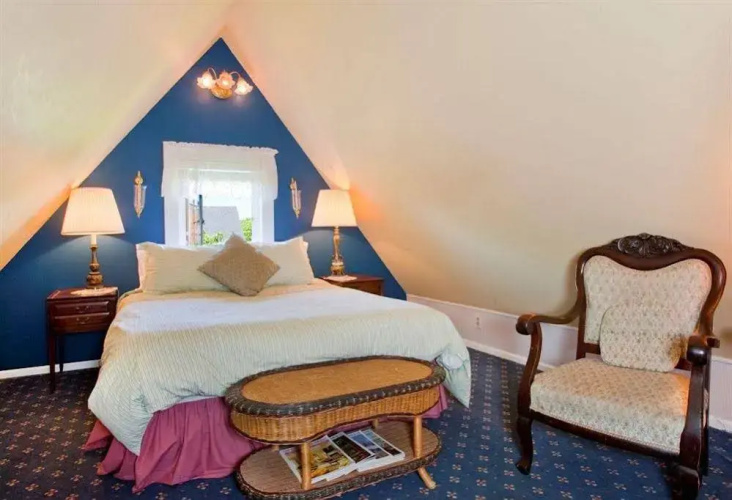 Bacon Mansion Bed & Breakfast