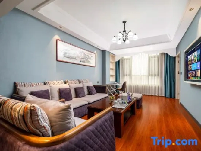 Deluxe Suite