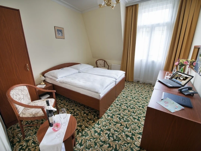 Standard Double room with river view