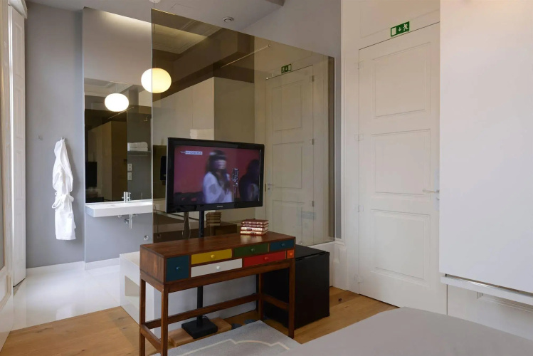 EMAJ Guimarães Boutique Hotel