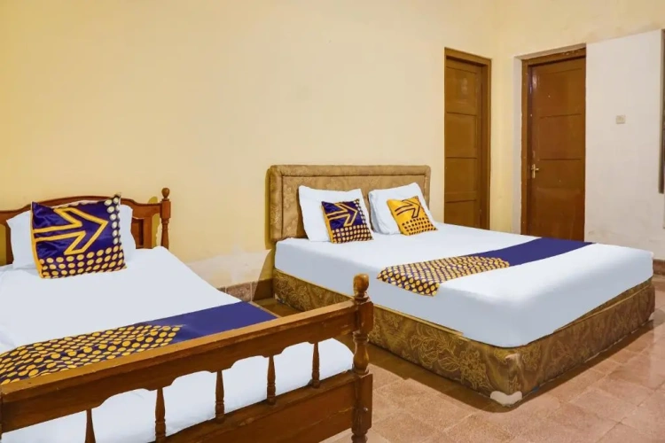 Economy Triple room