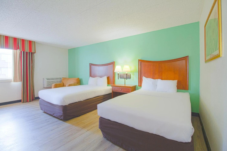 Tulsa Square Hotel Central, I-44 By OYO