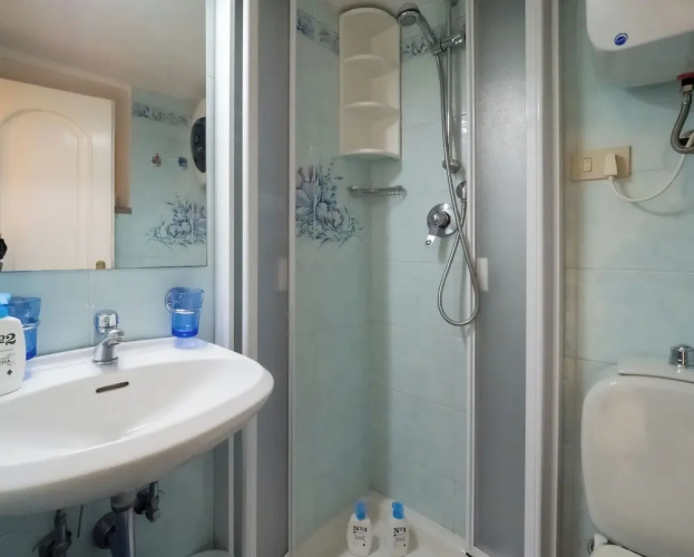 Picagetta Tiny Room with AC