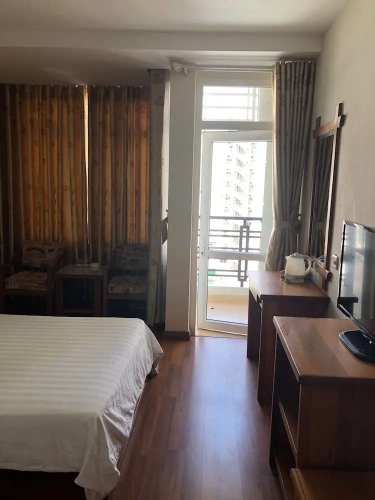 Standard Sextuple Family room with balcony and with city view