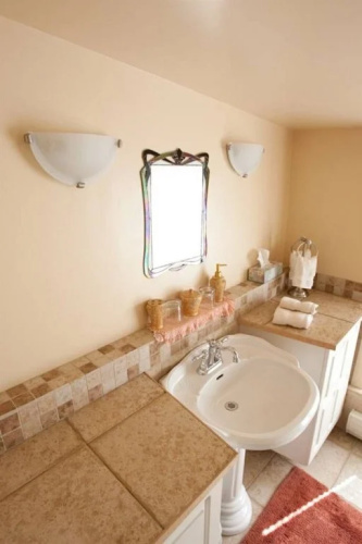 Mill Creek Manor B & B