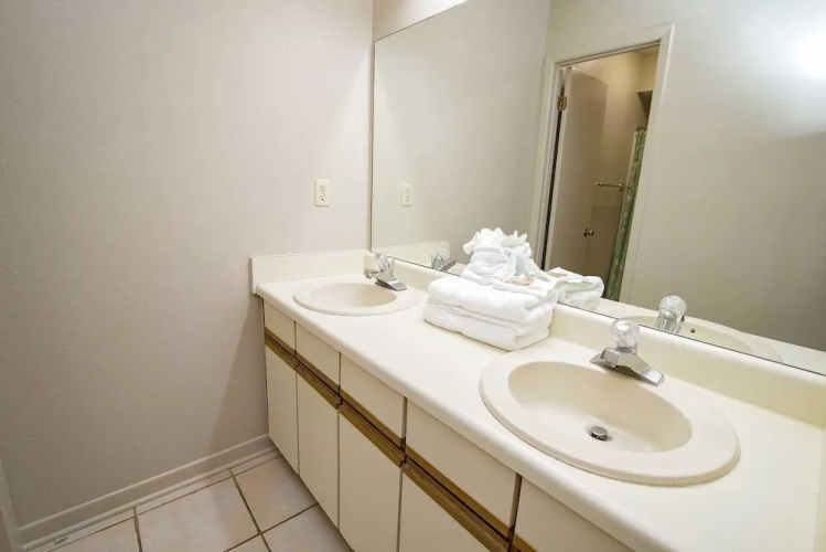 Regatta 104b 3 Bedrooms 2 Bathrooms Condo