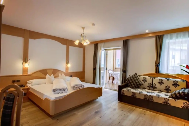 Standard Triple room