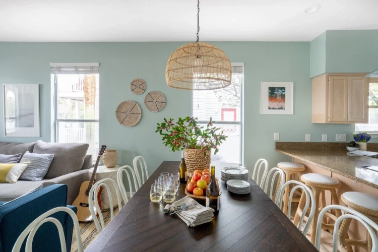 4 Bedrooms Cottage