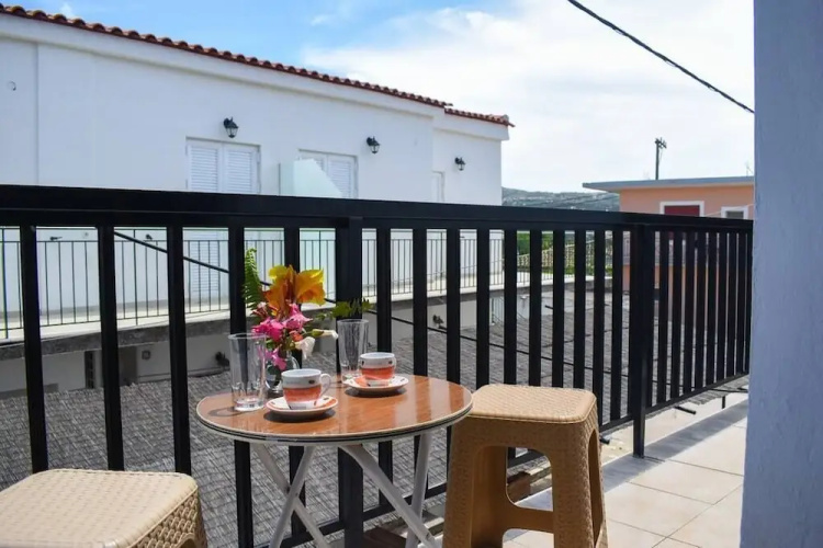 Spacious studio just 150m to the beach