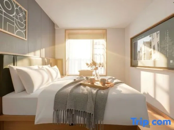 2 Bedrooms Suite with garden view