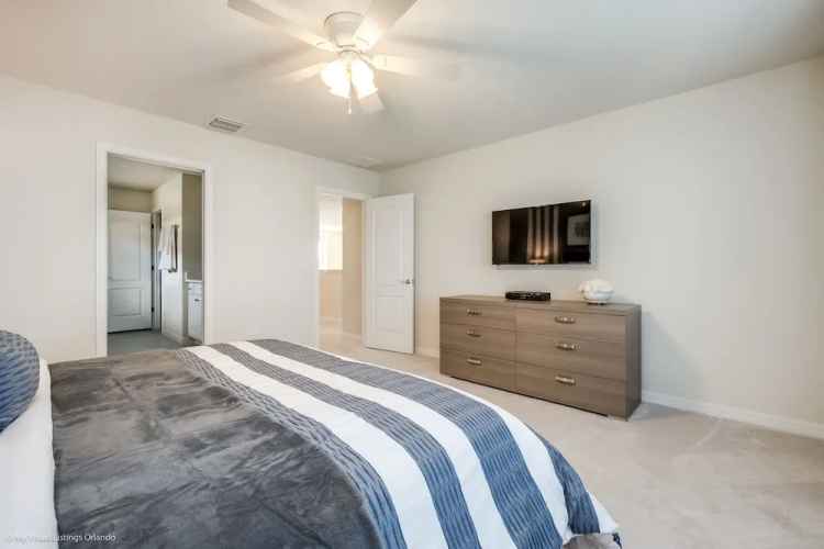 5444 Misty Oak Circle