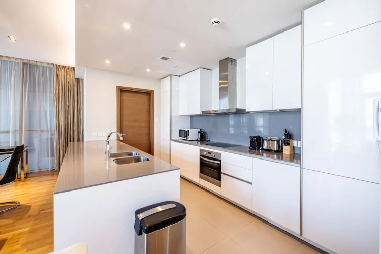 1 BR Huge Balcony 2nd Fl City Walk B1