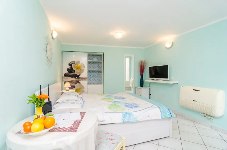 Apartments 4M