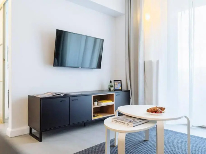 Pop Art Flat - Bright 2BR near the Old Town
