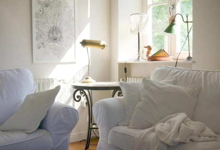 Embassy Row BnB