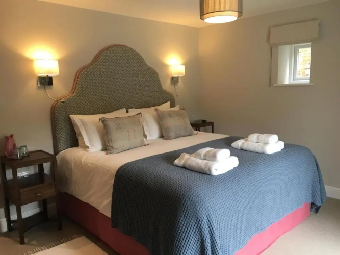 2 Bedrooms Cottage