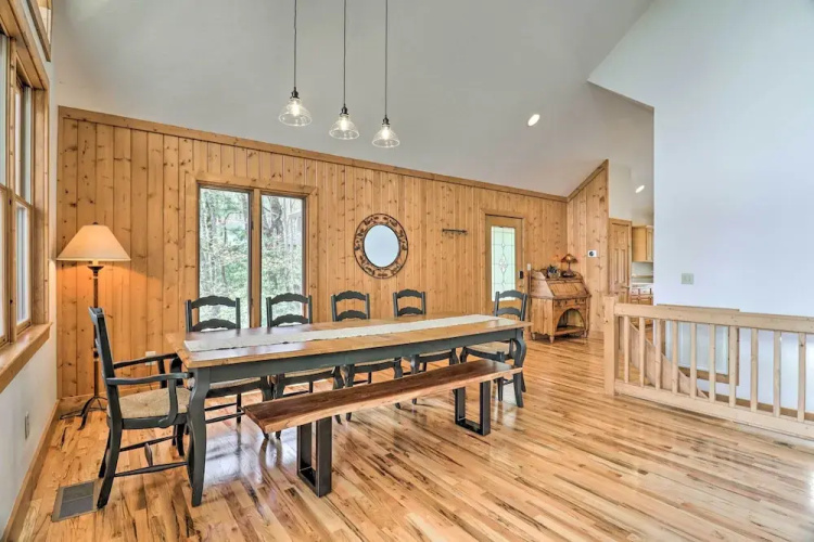 Sapphire Retreat w/ 2 Decks, Views & Resort Access