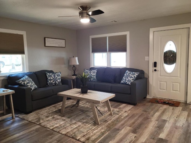 2 Bedrooms Cottage