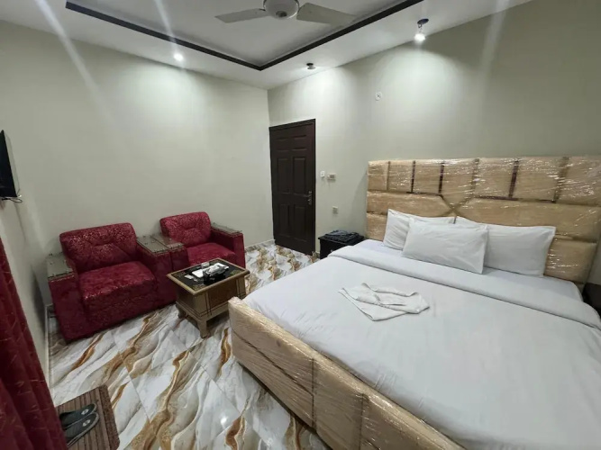 Serene Inn F10