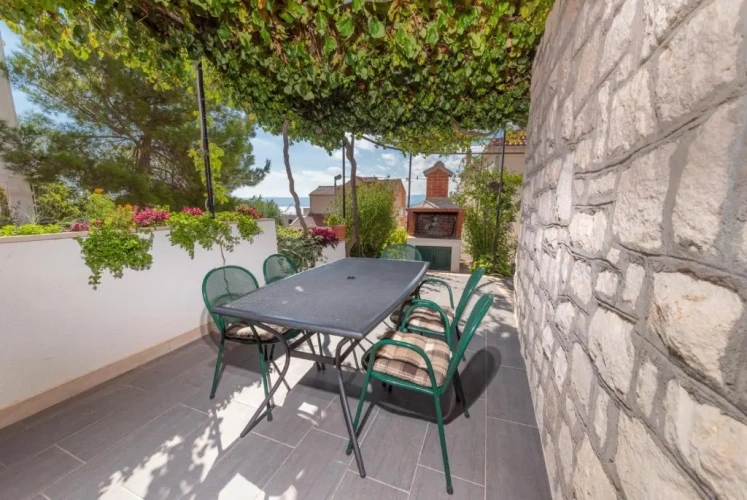2 Bedrooms Apartment with view