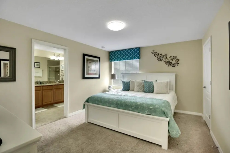 Paradise Palms - 3087 Beach Palm Avenue