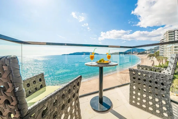 1 Bedroom Superior Apartment with balcony and with sea view