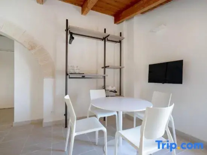 Palazzo della Torre 201– Modern Historic Apartment