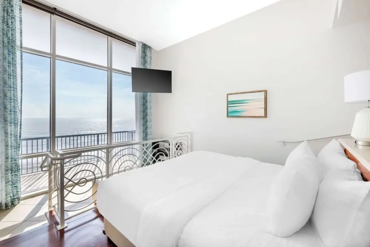 1 Bedroom Premier Suite with balcony and with ocean view