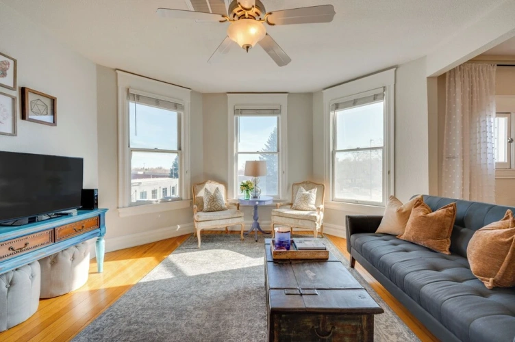 2 Bedrooms Apartment