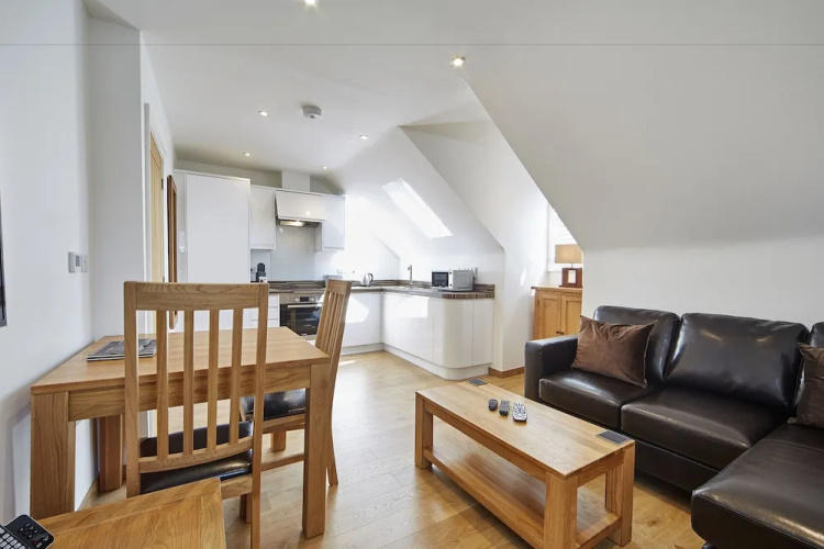 28 Castle Crescent By Esa