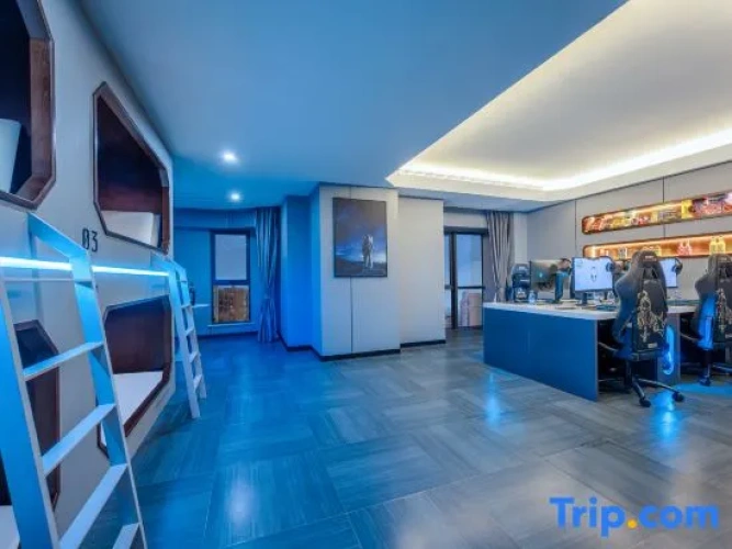 Quadruple Suite