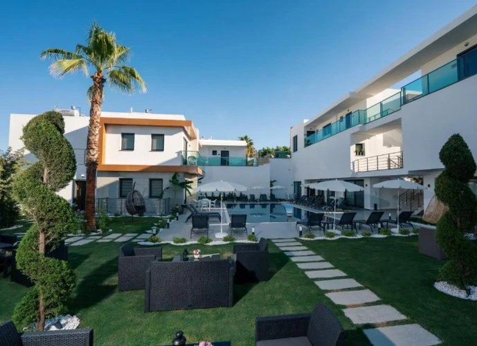Double Suite with pool view