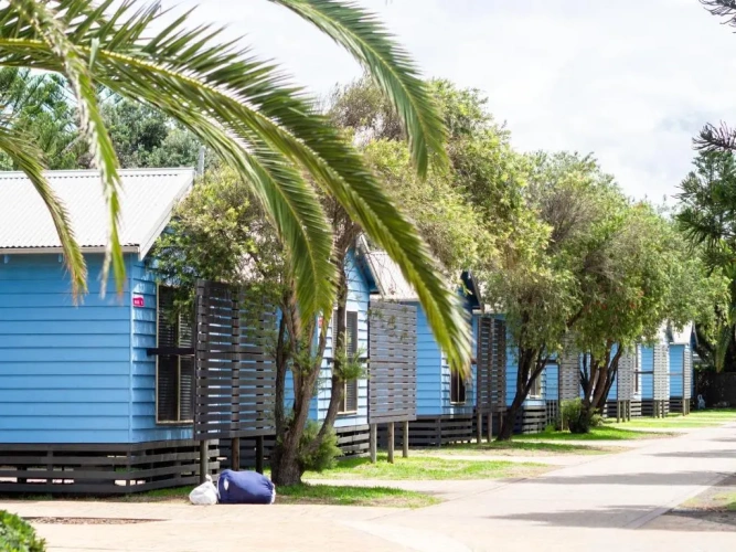 2 Bedrooms Bungalow