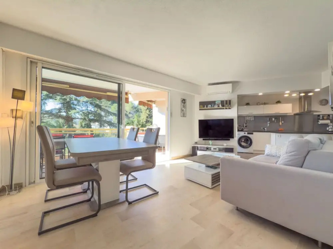 Le Cozy in Cannes With 2 Bedrooms and 1 Bathrooms