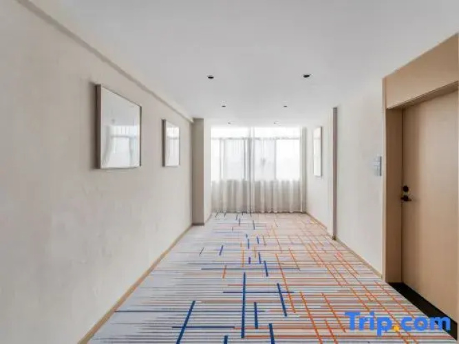 Luoping Hotel