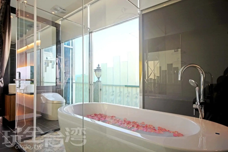Shuian Lakeside Hotel