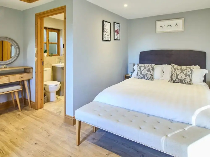 Host Stay Orchard Barn