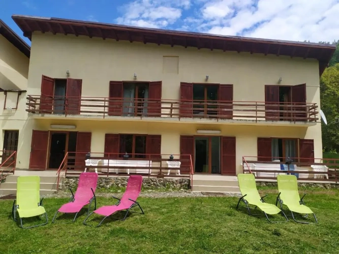 2 Bedrooms Villa