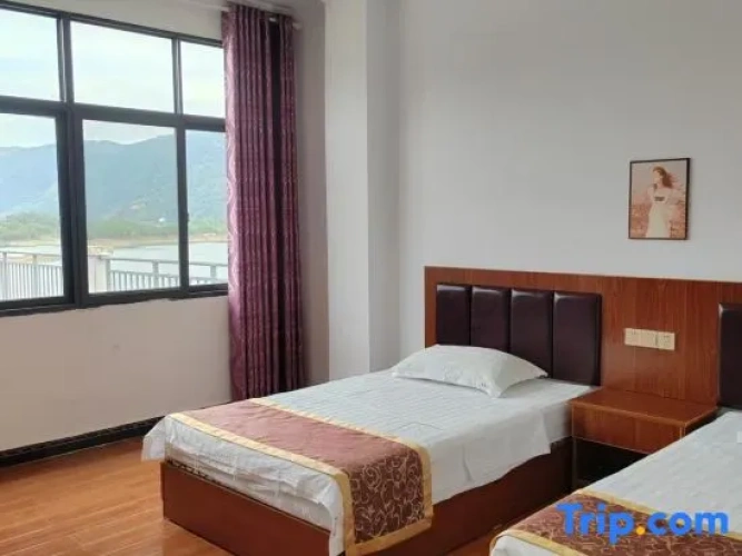 Deluxe Double Suite