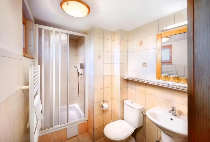 2 Bedrooms Bungalow with view