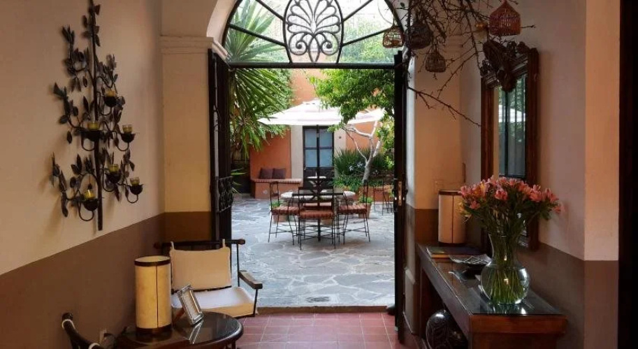 Los Agaves Hotel