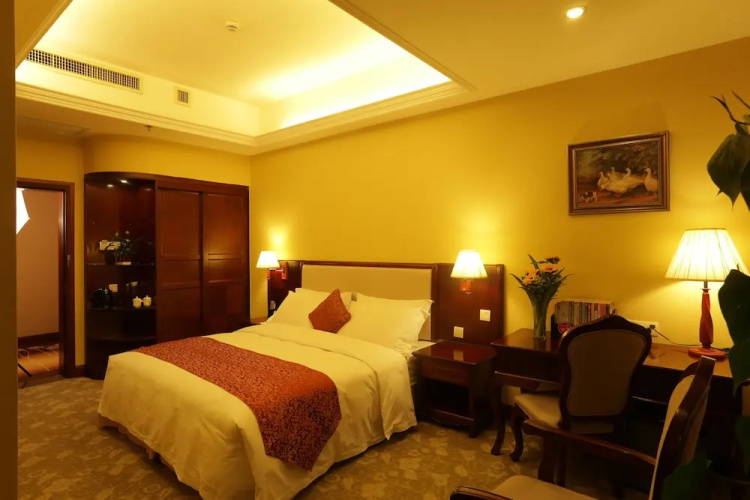 Ziwei Huatian Grand Hotel