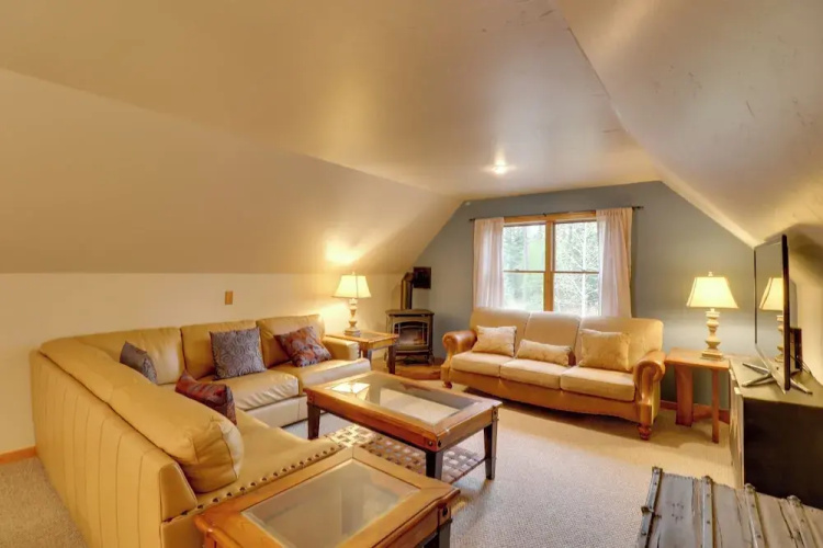 Enchanting Glacier Park Getaway by Flathead Lake!