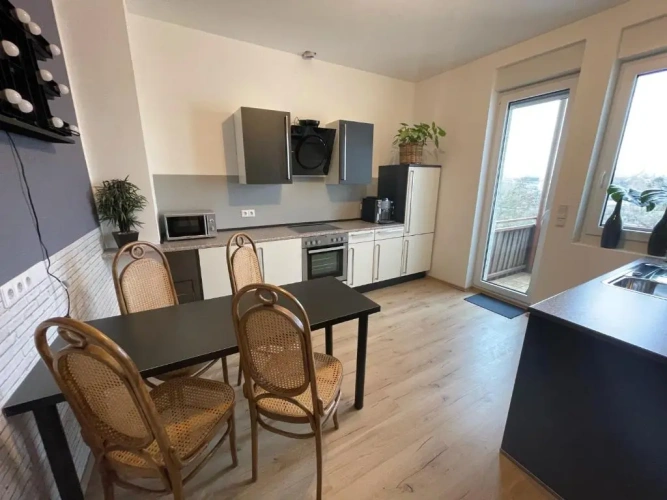 3 Bedrooms Apartment
