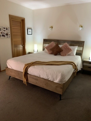 3 Bedrooms Cottage