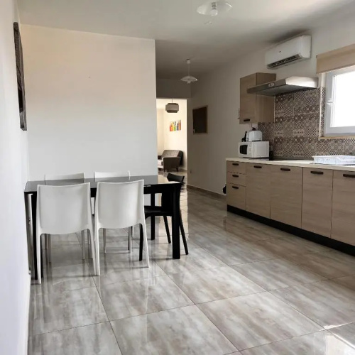 F5-3 Room 2 single beds shared bathroom in shared Flat