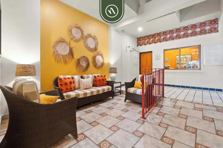 Beachfront Mexican Styled 3 BR Condo in Downtown